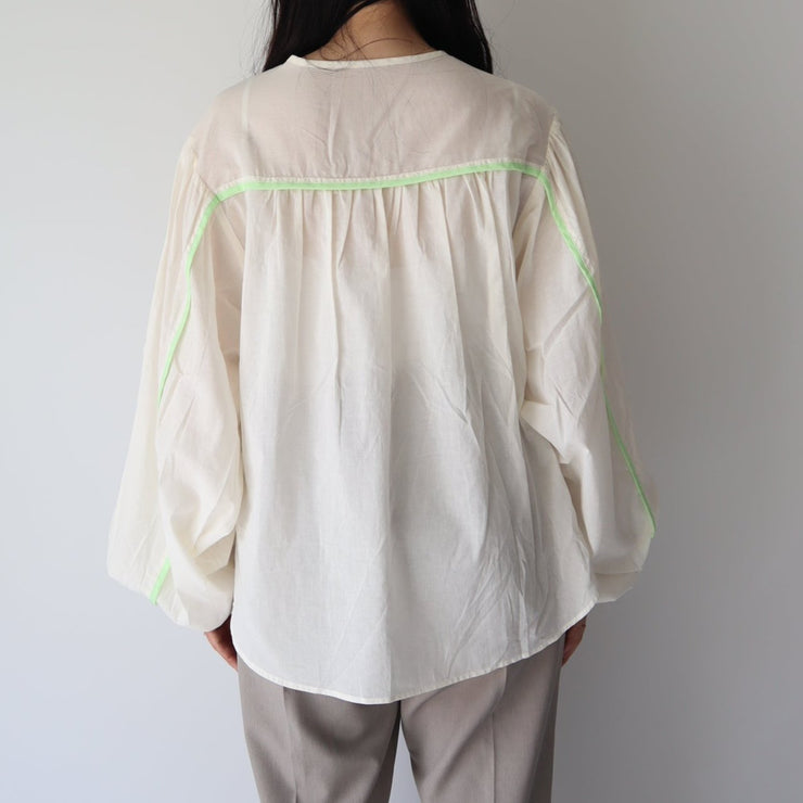 Back gather blouse/K246-66105