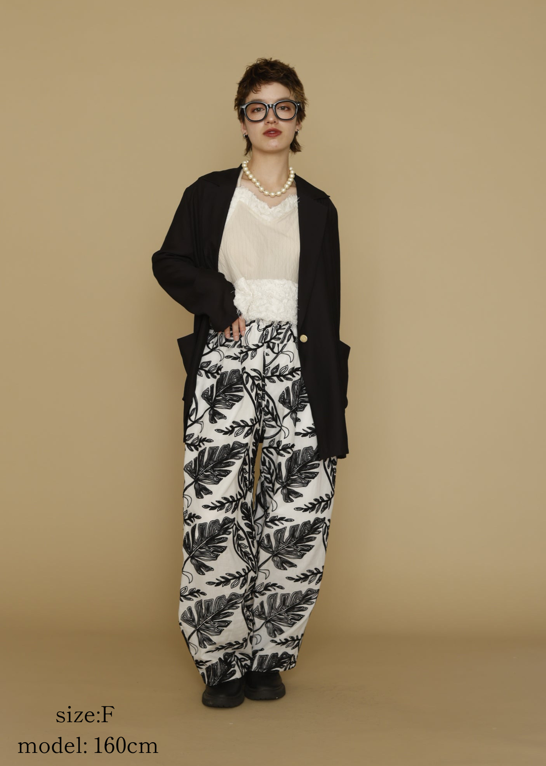 jacquard two tuck cocoon pantsジャガード2タックコクーンパンツ