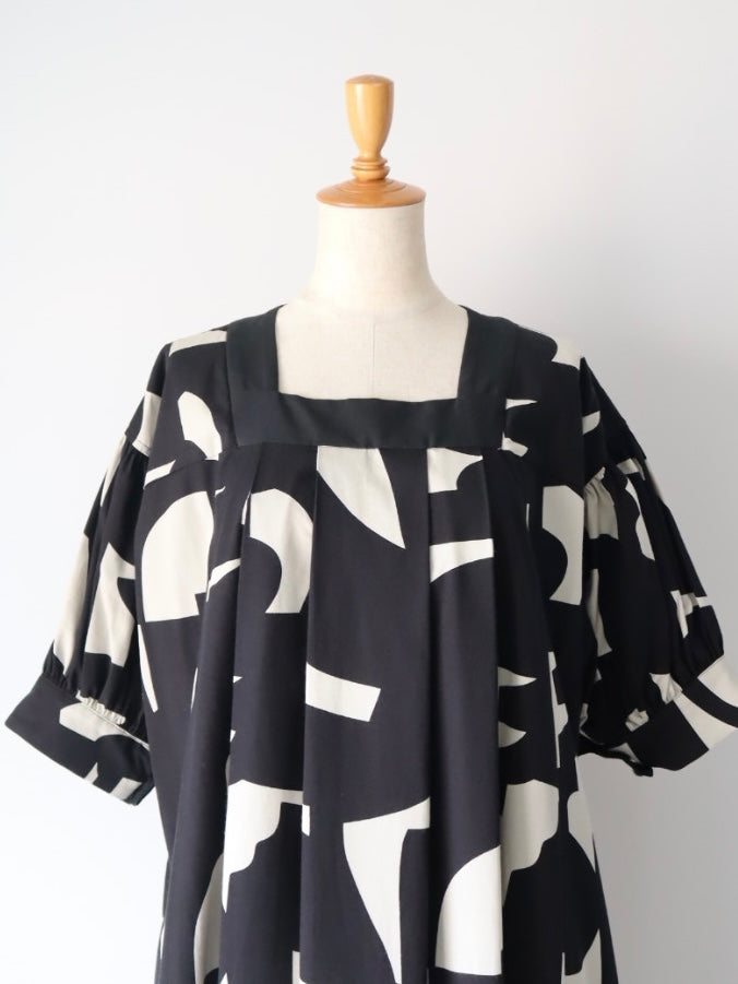 Square neck print one-piece/K231-67075